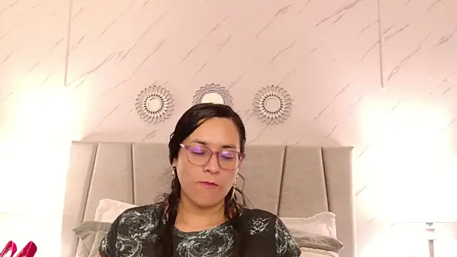 Michell Monet online show from 4, 5, 2026