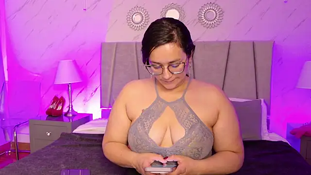 Michell Monet online show from 15, 7, 2026