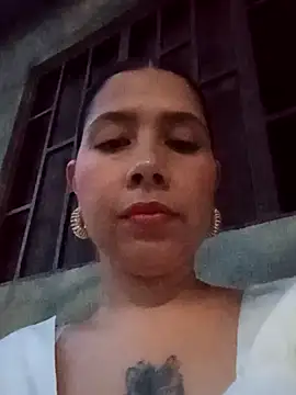 elyne hot online show from 21, 10, 2025