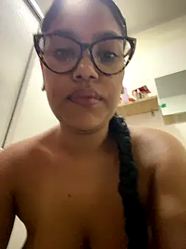 miiabrown18 online show from 17, 12, 2025