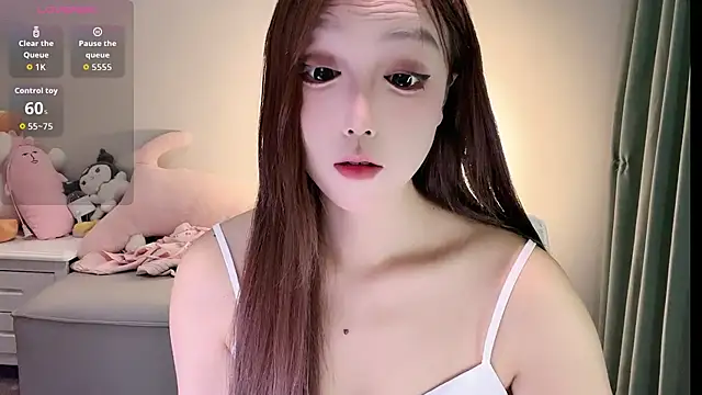 Snapshot of Luna--1 chatting on 13, 7, 2026 Luna--1 online show from 13, 7, 2026