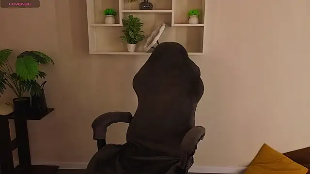 Al1ice Moures online show from 15, 3, 2026