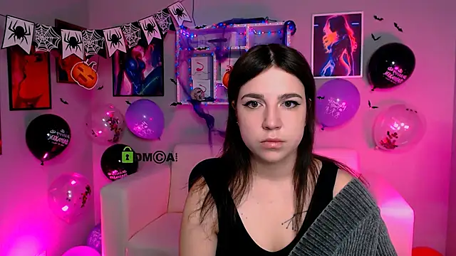 Snapshot of justcamila_ chatting on 21, 10, 2025 justcamila  online show from 21, 10, 2025