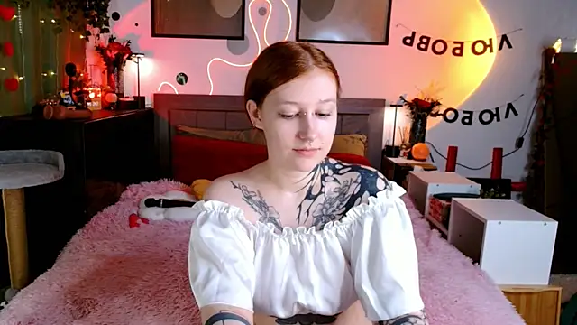 Ayla Hicks online show from 30, 6, 2026