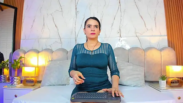 Samantha Fiire online show from 24, 7, 2026