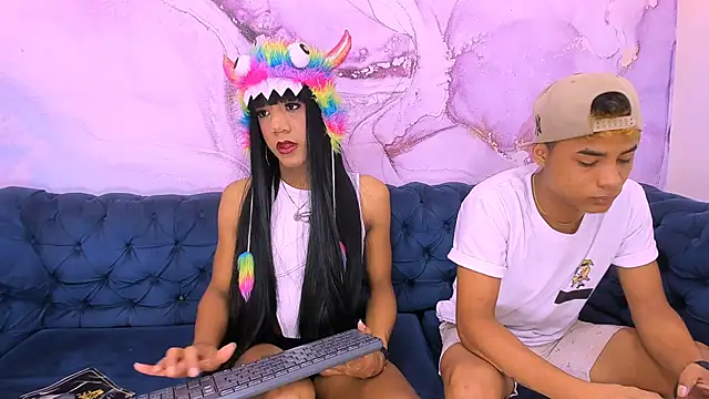 Bi Loverss online show from 7, 10, 2025