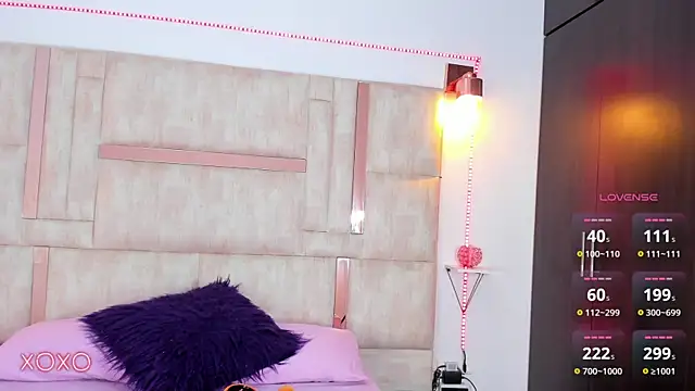 Snapshot of emily__walker chatting on 6, 11, 2025 emily walker online show from 6, 11, 2025