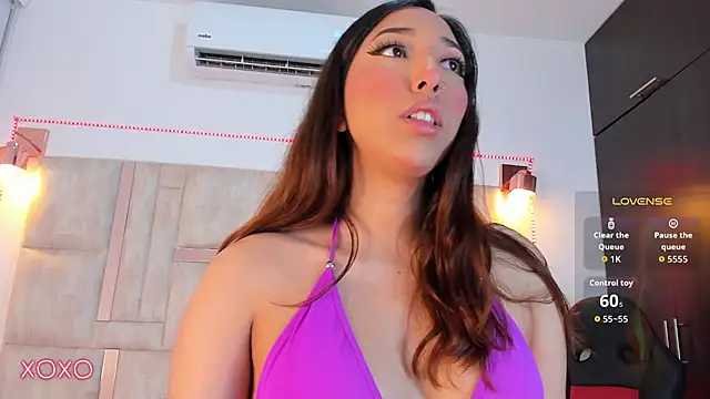 Snapshot of emily__walker chatting on 11, 11, 2025 emily walker online show from 11, 11, 2025