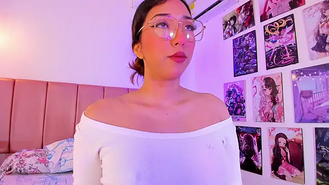 Snapshot of emily__walker chatting on 23, 12, 2025 emily walker online show from 23, 12, 2025