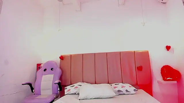 Snapshot of emily__walker chatting on 15, 2, 2026 emily walker online show from 15, 2, 2026