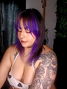 Snapshot of Iluromi chatting on 9, 4, 2026 Iluromi online show from 9, 4, 2026