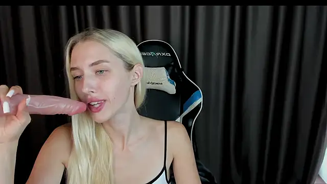 Snapshot of baby_xoxo chatting on 30, 9, 2025 baby xoxo online show from 30, 9, 2025