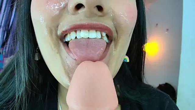 Hinata 21  online show from 19, 3, 2026