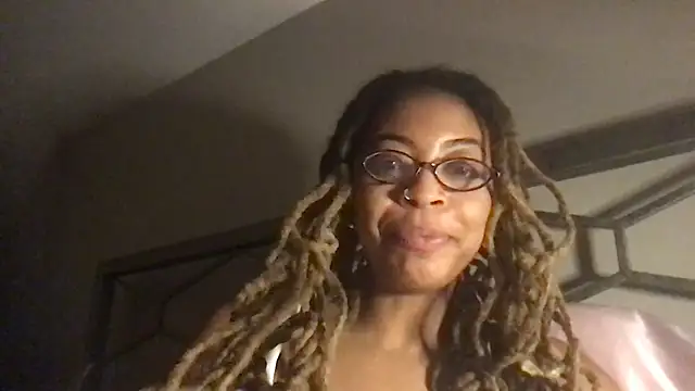 Snapshot of lilmisssunshine_ chatting on 25, 9, 2025 lilmisssunshine online show from 25, 9, 2025