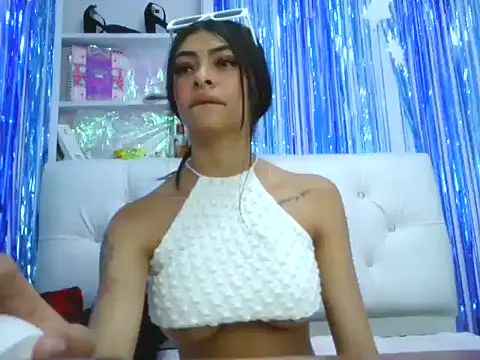 laylahotl online show from 2, 10, 2025