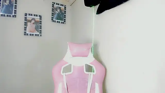 Snapshot of Sophia_Velarie chatting on 1, 10, 2025 Sophia Velarie online show from 1, 10, 2025