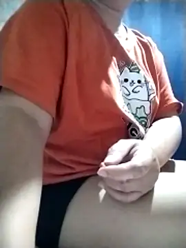 Snapshot of Ella_marie14 chatting on 3, 3, 2026 Ella marie14 online show from 3, 3, 2026