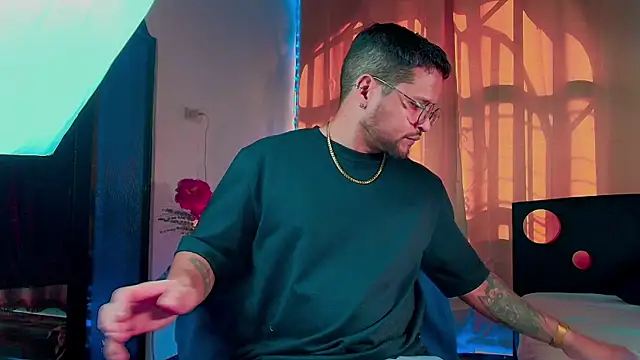 LucasGaeel online show from 4, 11, 2025