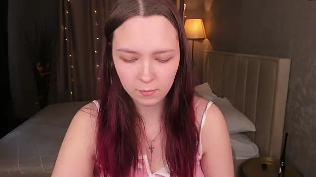 Monica  Queen online show from 25, 4, 2026