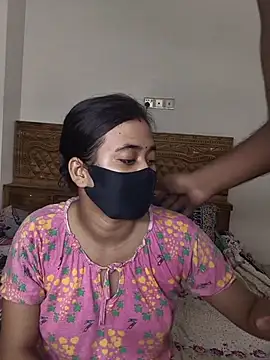 Snapshot of Love_Queen11 chatting on 1, 11, 2025 Love Queen11 online show from 1, 11, 2025