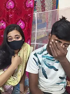 Snapshot of Love_Queen11 chatting on 8, 11, 2025 Love Queen11 online show from 8, 11, 2025