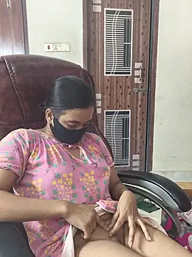 Snapshot of Love_Queen11 chatting on 9, 11, 2025 Love Queen11 online show from 9, 11, 2025