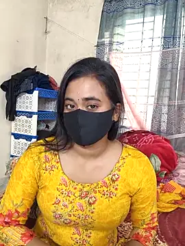 Snapshot of Love_Queen11 chatting on 16, 12, 2025 Love Queen11 online show from 16, 12, 2025