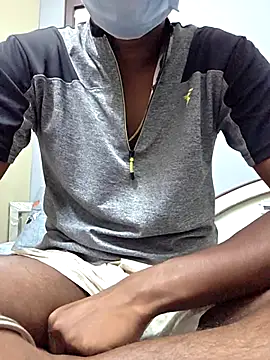 Snapshot of handsome_blg_tam chatting on 29, 10, 2025 handsome blg tam online show from 29, 10, 2025