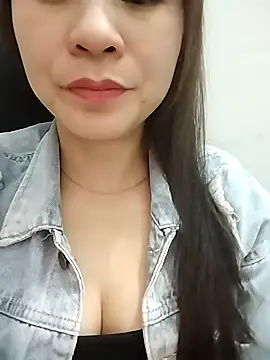 Girl Shy2000 online show from 13, 11, 2025