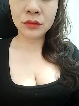 Girl Shy2000 online show from 23, 2, 2026