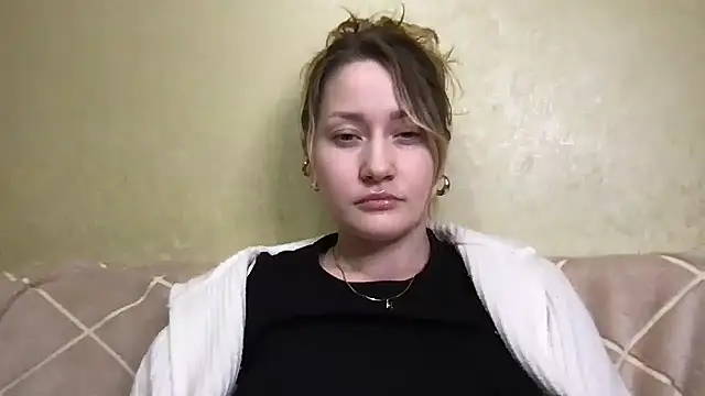 Snapshot of Veyriona chatting on 16, 11, 2025 Veyriona online show from 16, 11, 2025