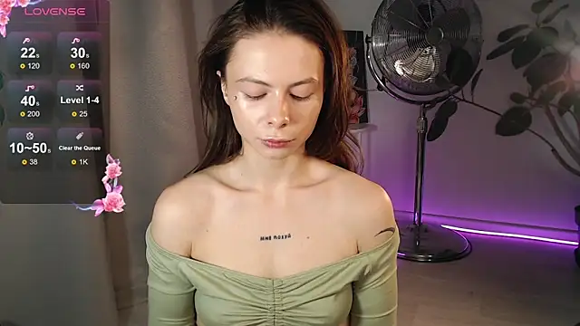 Snapshot of BellaAbey chatting on 13, 12, 2025 BellaAbey online show from 13, 12, 2025