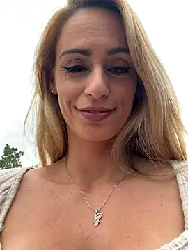 ericafontesx online show from 23, 10, 2025