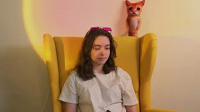 TarahCayne online show from 4, 10, 2025