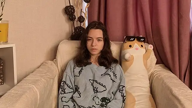 TarahCayne online show from 23, 10, 2025