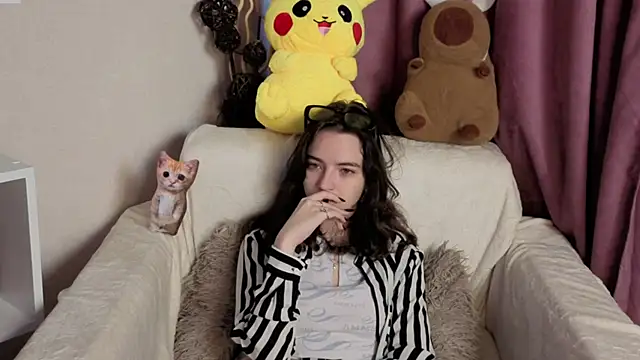 TarahCayne online show from 24, 10, 2025