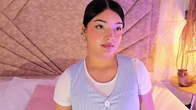 EmmaBlossom online show from 1, 12, 2025