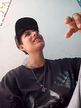 Owen tomboy online show from 23, 10, 2025