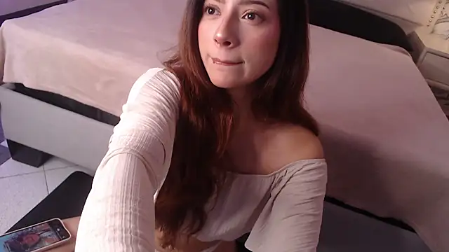 Adrianna5  online show from 8, 11, 2025