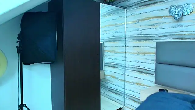 Lovers 21 online show from 8, 11, 2025