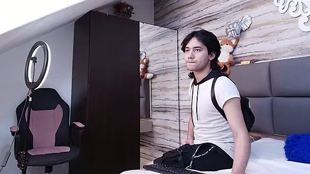 Snapshot of Lovers_21 chatting on 29, 5, 2026 Lovers 21 online show from 29, 5, 2026