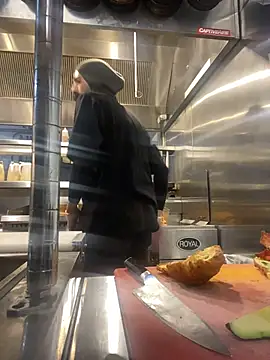 Neekaleek89 online show from 4, 3, 2026