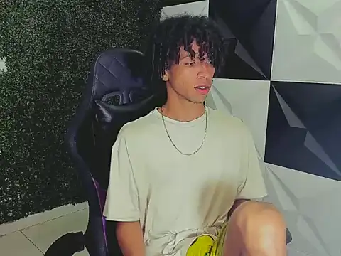 Snapshot of xion_ez chatting on 3, 10, 2025 xion ez online show from 3, 10, 2025