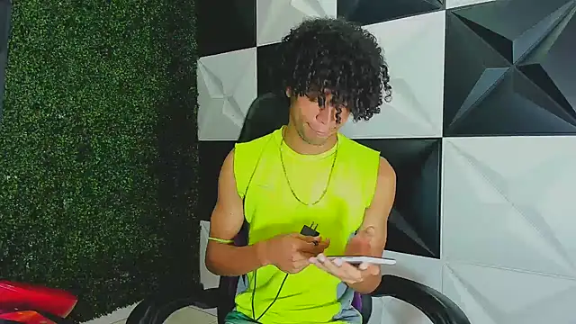 Snapshot of xion_ez chatting on 5, 10, 2025 xion ez online show from 5, 10, 2025