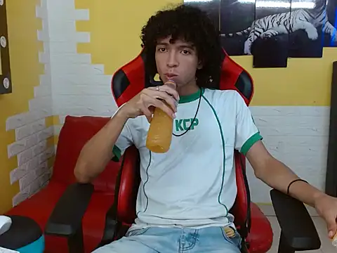 Snapshot of xion_ez chatting on 28, 10, 2025 xion ez online show from 28, 10, 2025