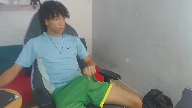 Snapshot of xion_ez chatting on 16, 12, 2025 xion ez online show from 16, 12, 2025