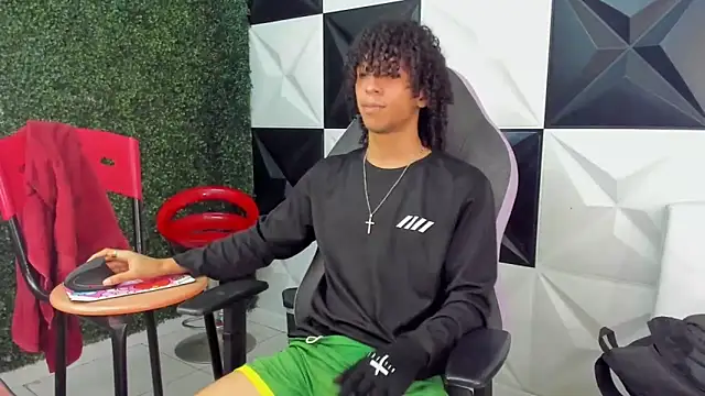 Snapshot of xion_ez chatting on 9, 4, 2026 xion ez online show from 9, 4, 2026