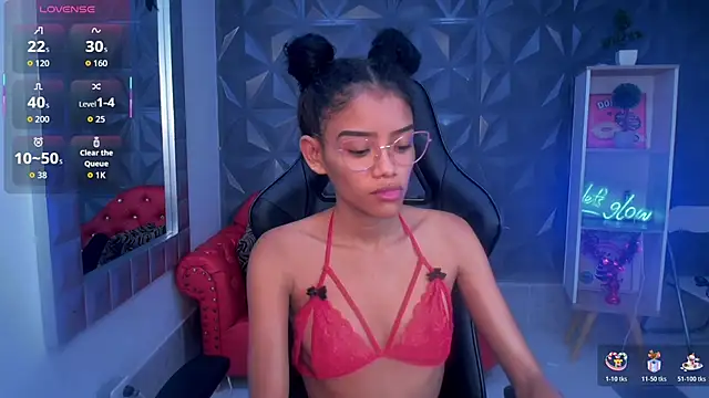 adisson petite1 online show from 28, 11, 2025