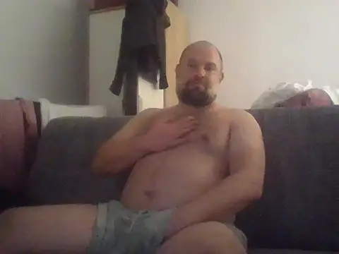 Snapshot of CristalDad chatting on 23, 10, 2025 CristalDad online show from 23, 10, 2025