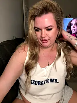 Snapshot of MrsBlazeXX chatting on 16, 10, 2025 MrsBlazeXX online show from 16, 10, 2025